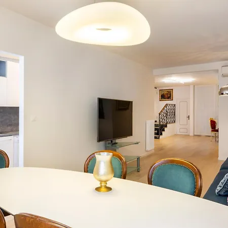 Savoia E Jolanda Apartments-2